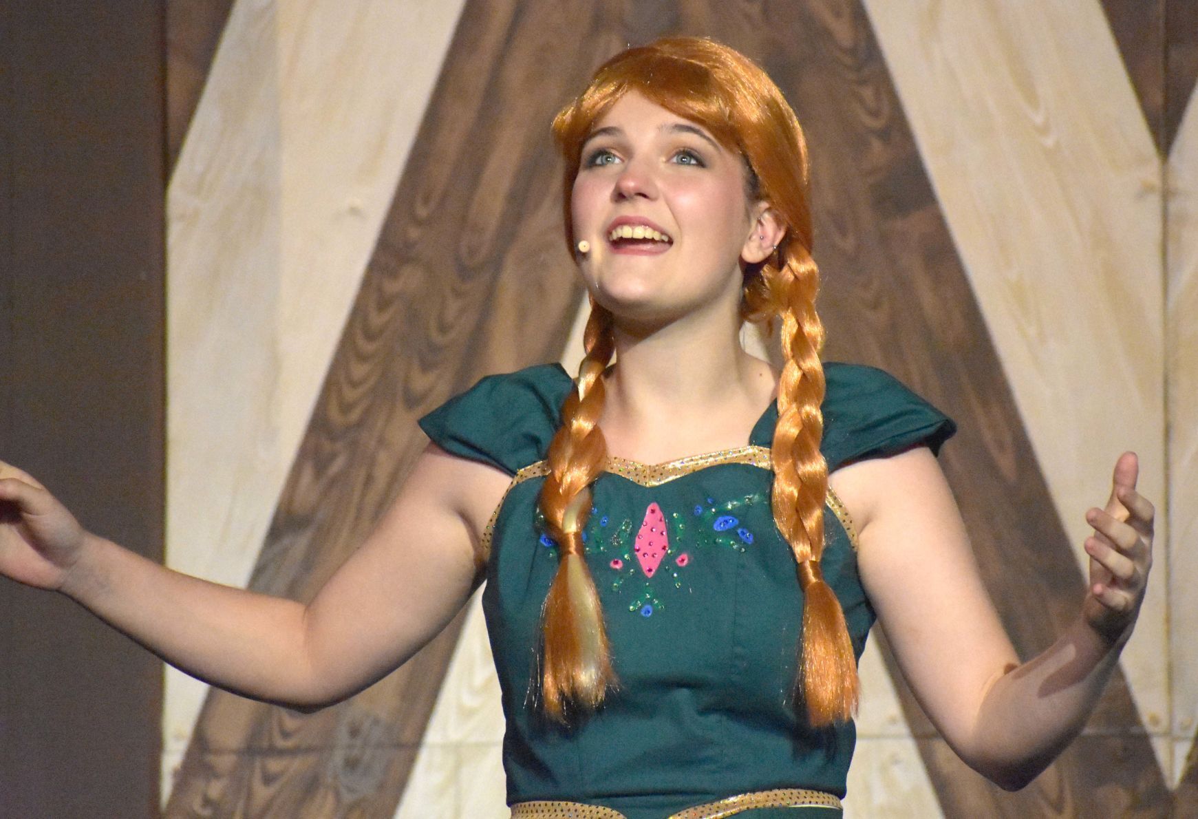Frozen 2 Anna.jpg